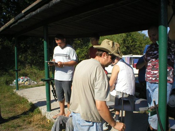 VII. kolo kom�r�anskej ligy v siluetovej stre�be